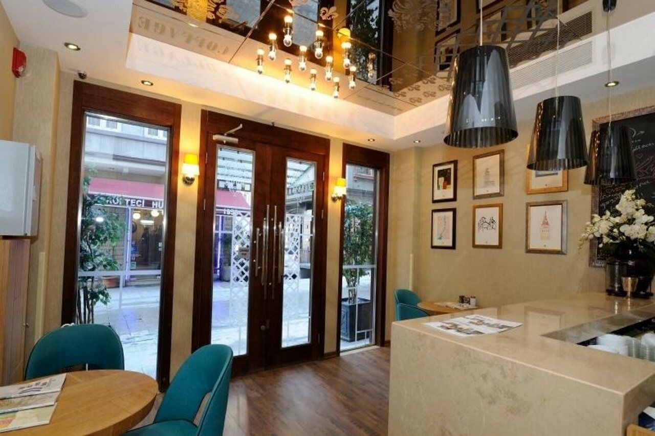 Collage Taksim Hotel Istanbul Exterior photo